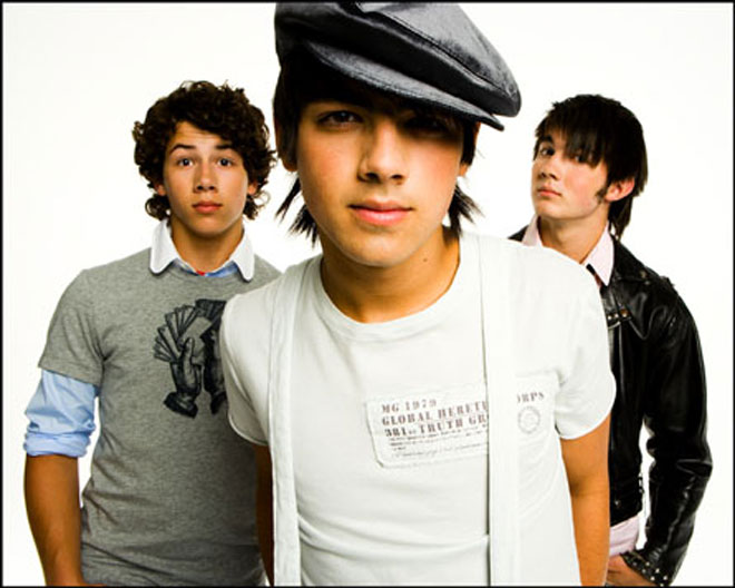 Группа Jonas Brothers отказалась от любви