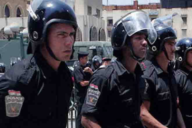 Силы безопасности Египта проводят операцию по задержанию экстремистов на Синае