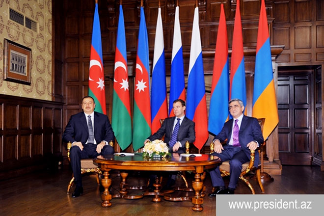Political Scientists of Region Divided in Opinion over Declaration Signed by Azerbaijan, Russia, Armenia