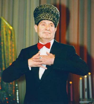 Махмуд Эсамбаев переживал, что Муслим Магомаев не признает себя чеченцем