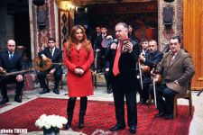 Азербайджанская певица Хатира Ислам извинилась перед писателями (фотосессия)
