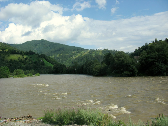 Kur River floods Azerbaijani region