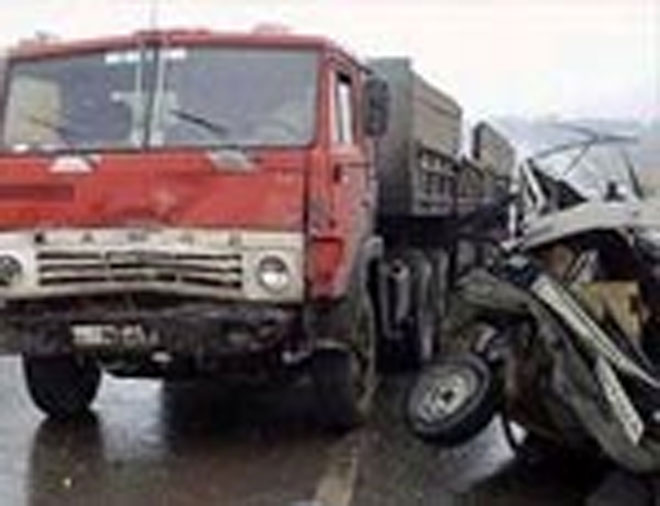 "КАМАЗ" столкнулся с автобусом на Ставрополье - пострадали 4 человека