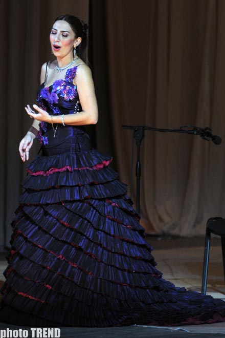 Азербайджанская певица Фидан Гаджиева выиграла конкурс и будет выступать в Италии