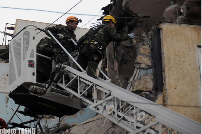 При взрыве в жилом доме в Баку как минимум трое людей погибло, шестеро – ранены - фотосессия