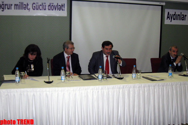 В Азербайджане создана новая оппозиционная партия "Айдынлар"