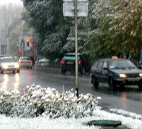 Первый бакинский снег ознаменовался простоем общественного транспорта