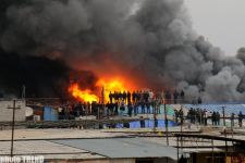 Пожар, возникший в одном из крупнейших торговых центров Азербайджана, потушен (ОБНОВЛЕНО-12) (Фотосессия)