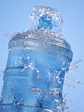 В Баку 50% бутилированной питьевой воды наполняется из крана – эксперт Эйюб Гусейнов
