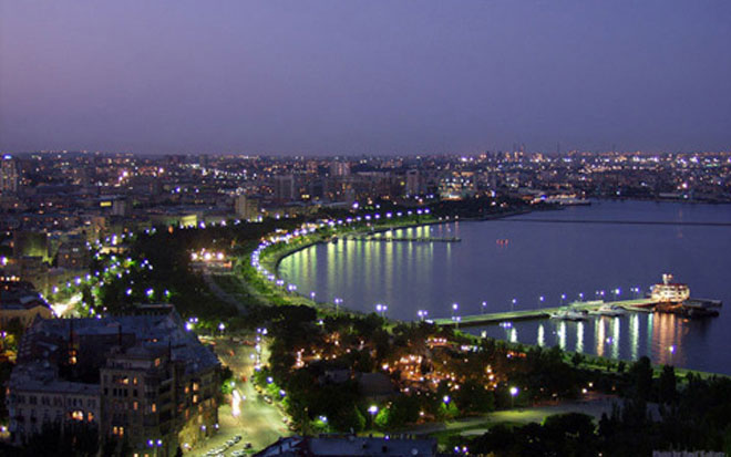 В Баку обсуждают памятники исламской культуры и современную архитектуру