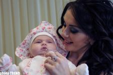 Азербайджанская певица Манана устроила "первый бал" для своей дочери (фотосессия)