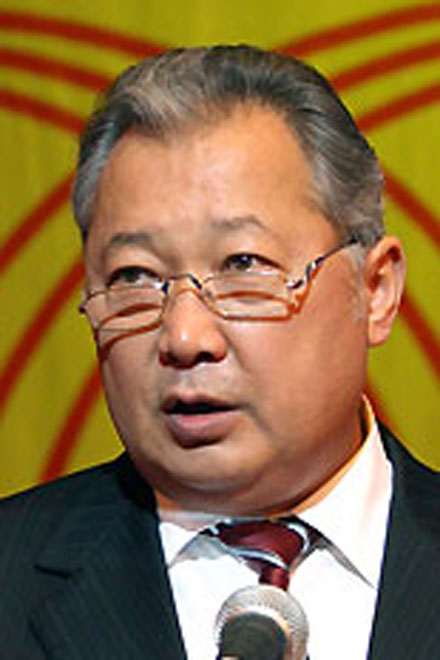 Объективная критика ОБСЕ будет способствовать усовершенствованию выборного процесса - президент Кыргызстана