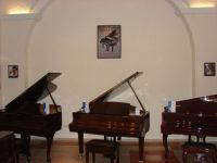 Бакинский Салон музыкальных инструментов "ROYAL" стал победителем конкурса "Самый красивый салон PETROF 2008" ( фотосессия )