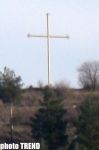 В азербайджанских селах Грузии устанавливаются христианские кресты