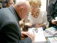 Книгу о легендарном художнике Давиде Бурлюке в Нью-Йорке представил бакинец Ноберт Евдаев (фотосессия)