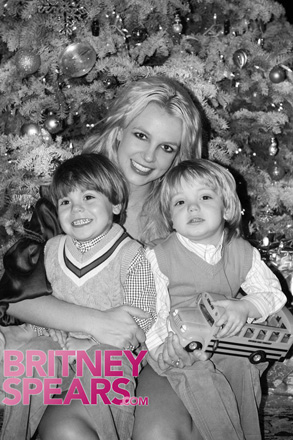 Бритни Спирс признана лучшей звездной матерью