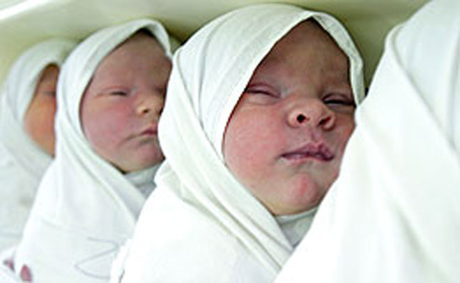 Все шесть близнецов, родившихся у 32-летней итальянки, имеют высокие шансы выжить