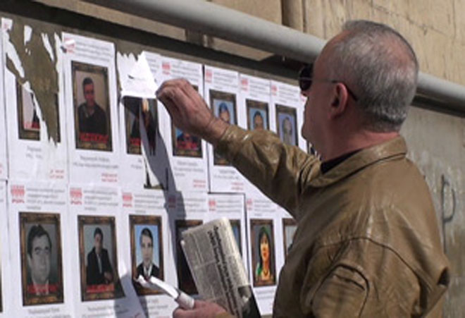 Фото армянских взяточников расклеены на улицах Еревана