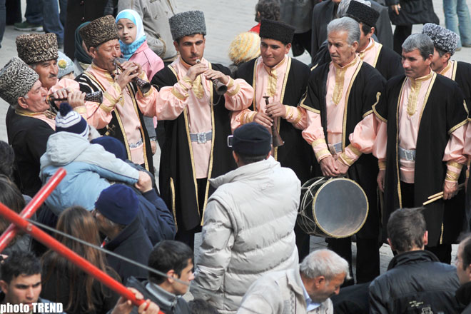 Настоящая весна по-азербайджански – в Баку началось празднование Новруза (фотосессия)