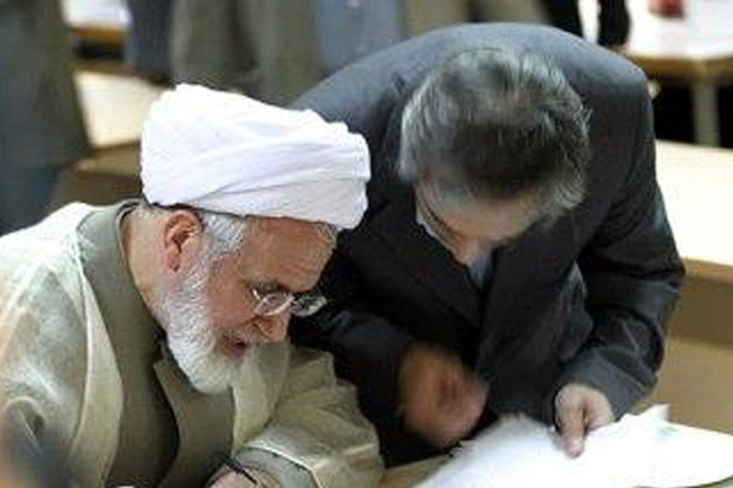 Лидер реформаторов призвал религиозных ученых "придти на помощь" иранскому народу и Исламу