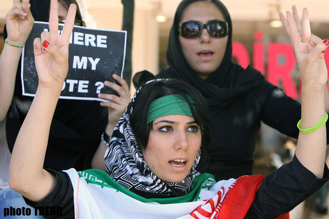 В Иране протестуют итогам президентских выборов – ФОТОСЕССИЯ