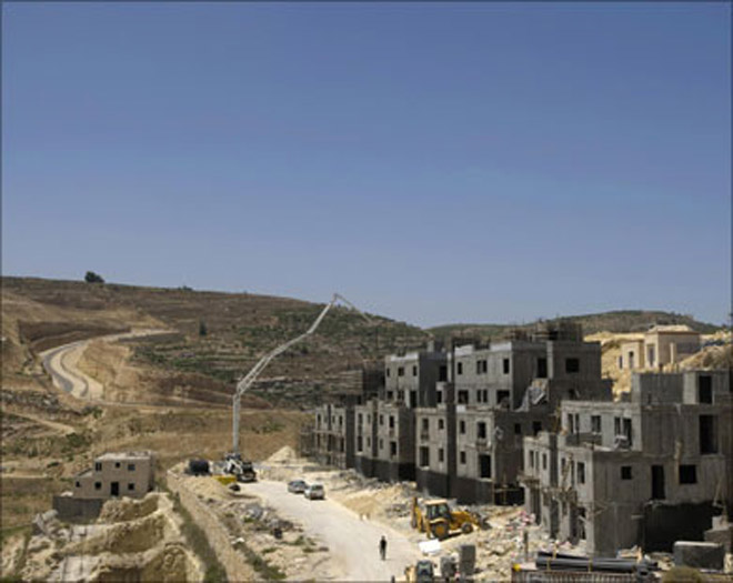 Israeli gov't freezes construction of new settlements in East Jerusalem
