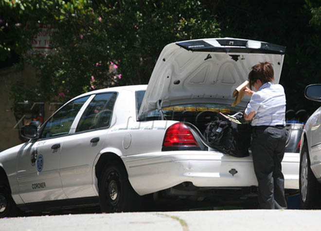 В доме Майкла Джексона полиция обнаружила две огромные сумки с медикаментами