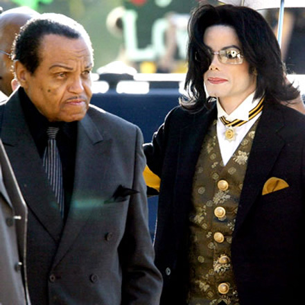 Майкл Джексон не вписал своего отца в завещание