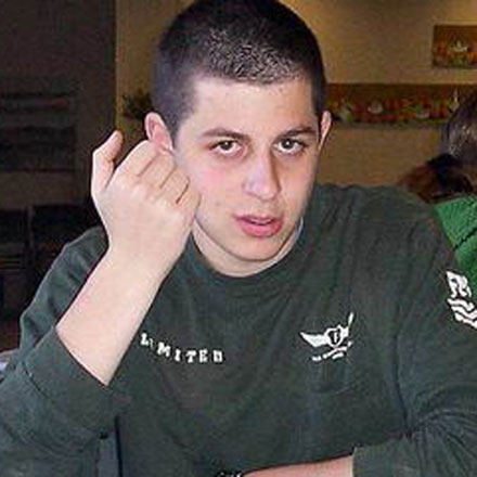 Shalit transferred to Israeli military camp