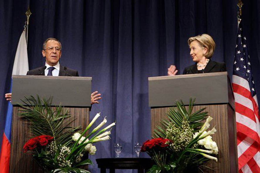 Lavrov, Clinton discuss Iran nuclear problem over phone