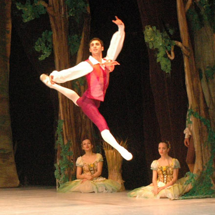 Ульви Азизов с большим успехом выступил на грандиозном гала-концерте "Звезды мирового балета"