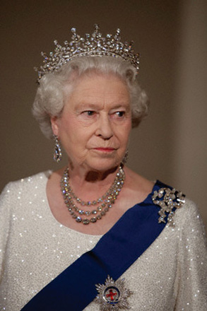 Королева Великобритании дала аудиенцию президенту Армении