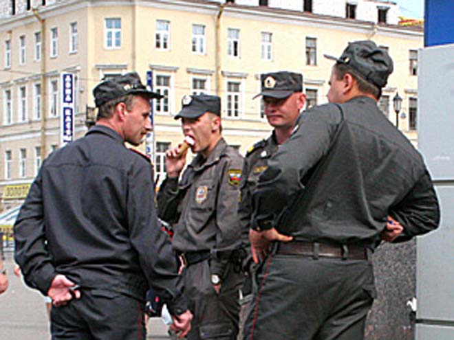 Four Russian police officers detained over kidnapping