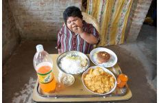 5-летняя индийская девочка весит 76 килограммов (фотосессия)