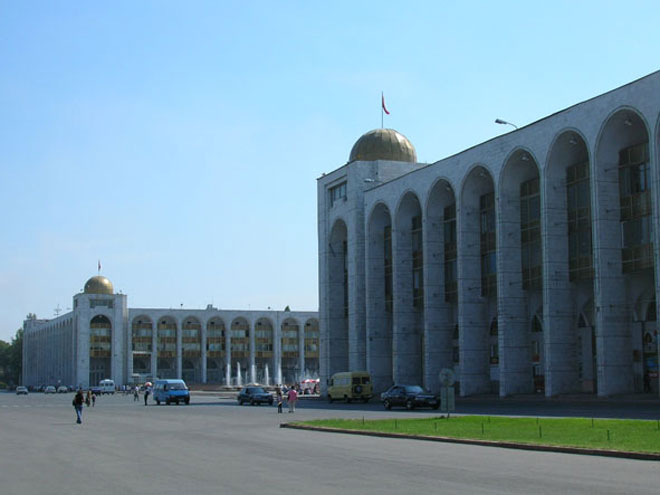 В парламенте Кыргызстана назревает очередной скандал