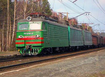 Шесть вагонов грузового поезда сошли с рельсов в Ростовской области