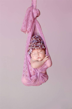 Фотосессия спящих новорожденных малышей