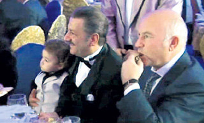 Дорогие внедорожники от щедрого олигарха из Азербайджана Урганту, Пенкину и Баскову на главном празднике года