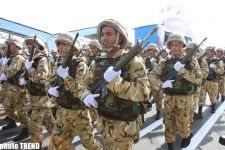 İranda hərbi qüvvələrin paradı keçirilir (FOTOSESSIYA)