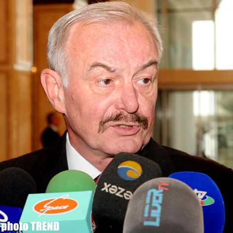 Глава парламента Чехии намерен способствовать открытию чешского центра и библиотеки в университете в Баку