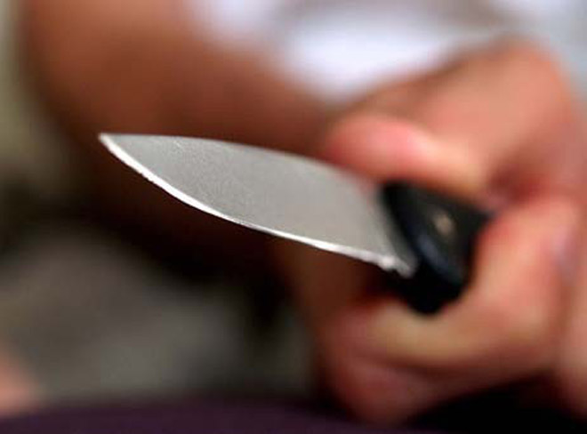 Knife-wielding man goes on Sydney rampage, one woman dead
