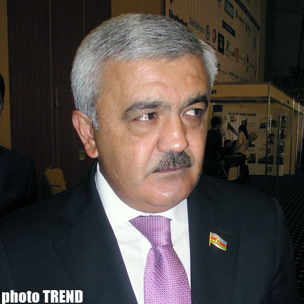 SOCAR's president holds meeting in Azerkimya