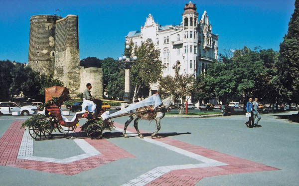 И вот я снова в Баку, спустя 15 лет. Изменилось все! - автор путеводителя "Азербайджан" Юлия Щукина