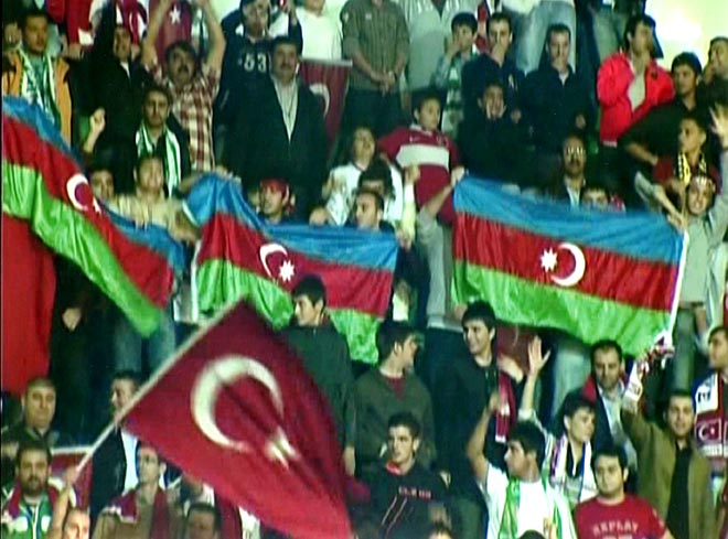 Bursa valisi Azərbaycan bayraqlarının futbol matçına buraxılmaması ilə bağlı açıqlama verib