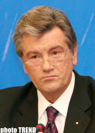 Ющенко поздравил Януковича с легитимным избранием президентом Украины