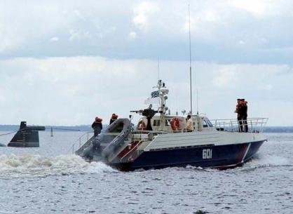 Российский боевой корабль "Неустрашимый" задержал группу пиратов у берегов Сомали - ВМФ