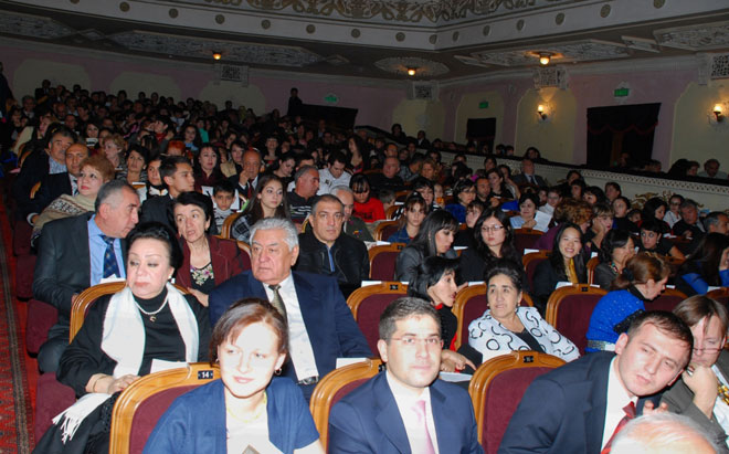 В Ташкенте  отметили 100-летие азербайджанской оперы "Лейли и Меджнун" (фотосессия)