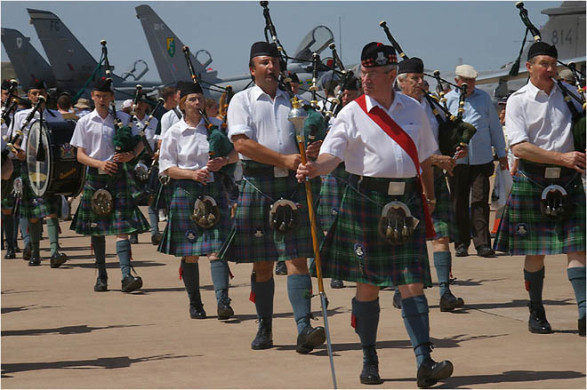 Шотландские волынщики отметят День святого Эндрю шествием по Старому Баку