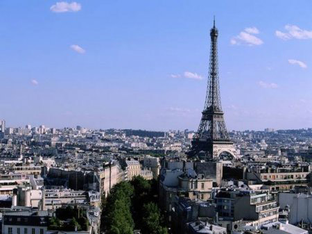 Мэру Парижа написали петицию с призывом уберечь город от скуки