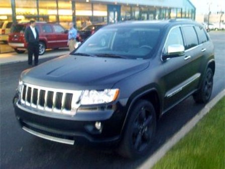 Появились шпионские фото внедорожника Jeep Grand Cherokee 2012 года
